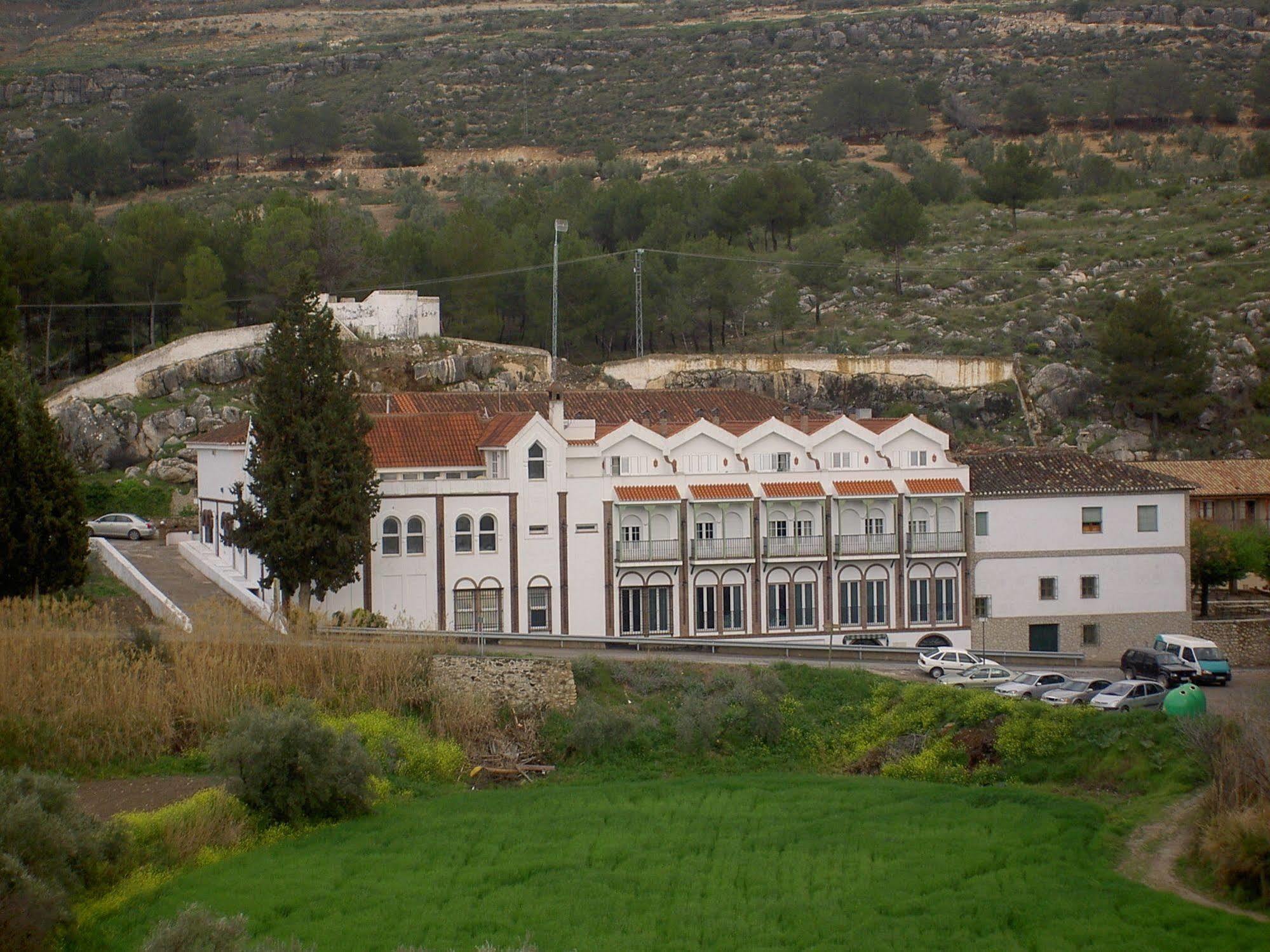 Balneario De Alicun De Las Torres Villanueva de las Torres Bagian luar foto